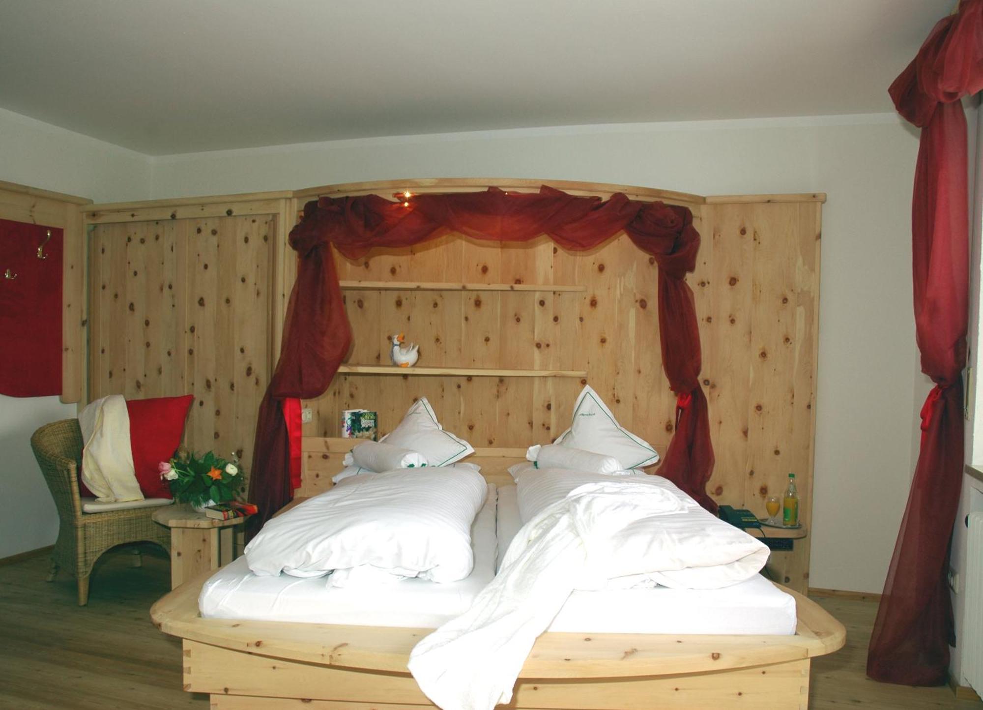 Hotel Alpenhof 3*
